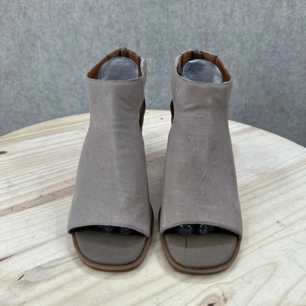Lucky Brand Tarrinax Booties Women 8M Grey Leather Cutout Open Toe Stacked Heel